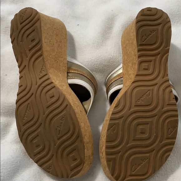 Clark’s wedge white Sandal - Picture 4 of 4